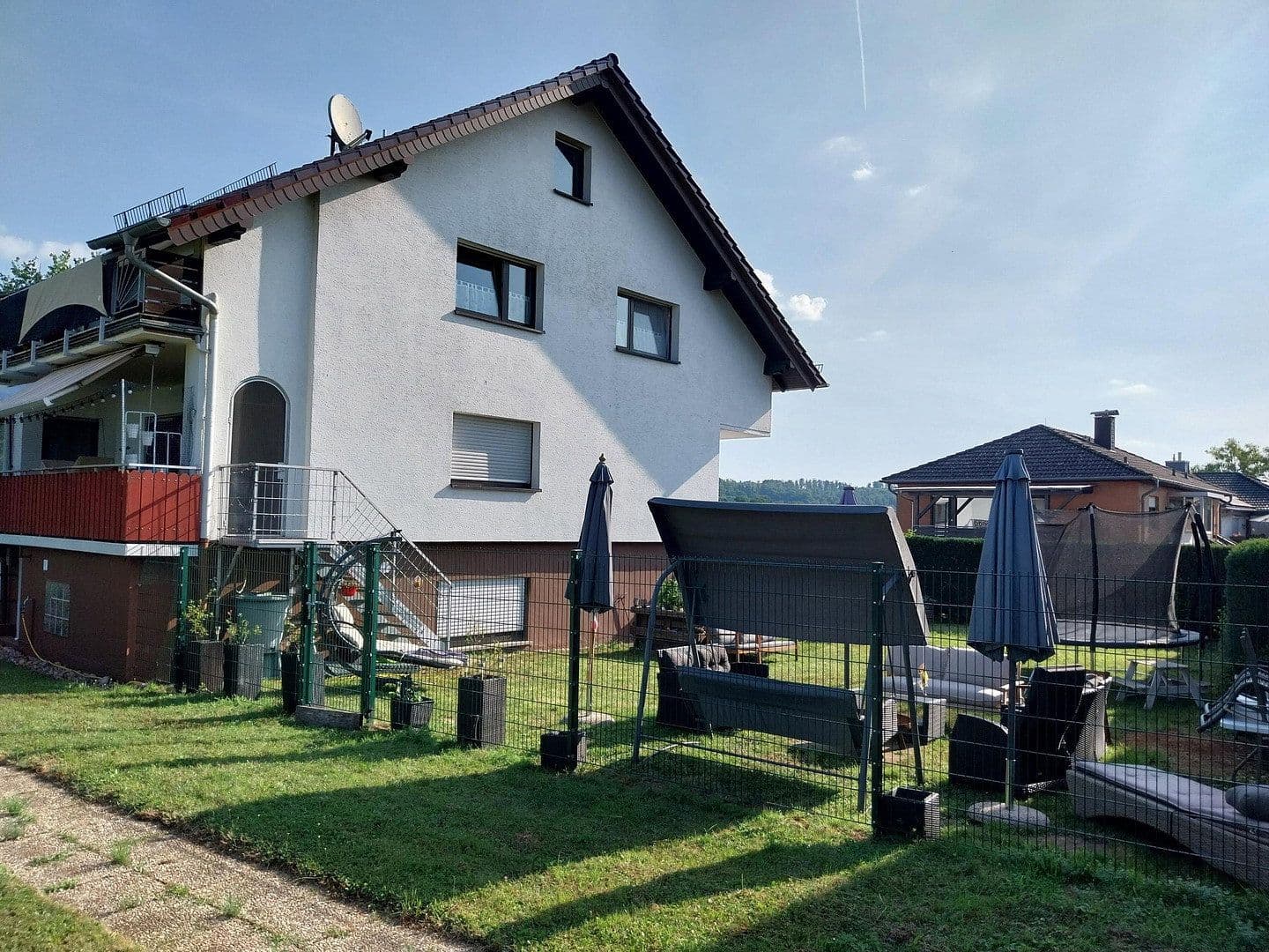 Prodej domu 377 m², pozemek 1.788 m², Pappelstraße 24, Laubach, Hessen Prodej domu 377 m², pozemek 1.788 m², Pappelstraße 24, Laubach, Hessen