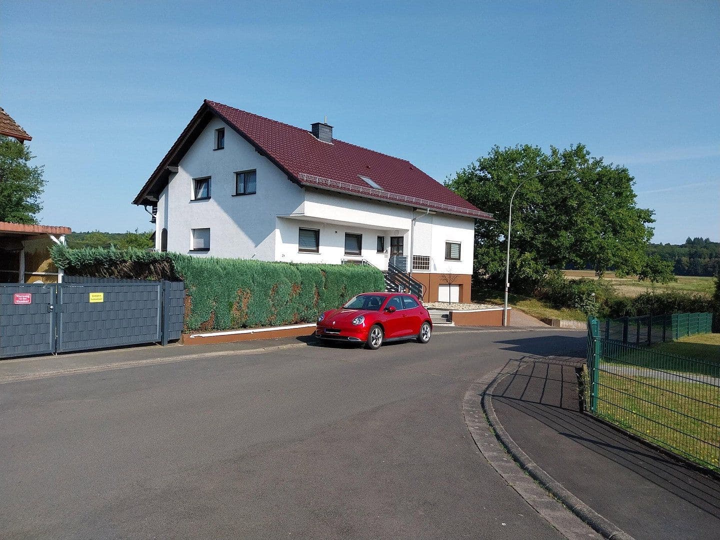 Prodej domu 377 m², pozemek 1.788 m², Pappelstraße 24, Laubach, Hessen Prodej domu 377 m², pozemek 1.788 m², Pappelstraße 24, Laubach, Hessen