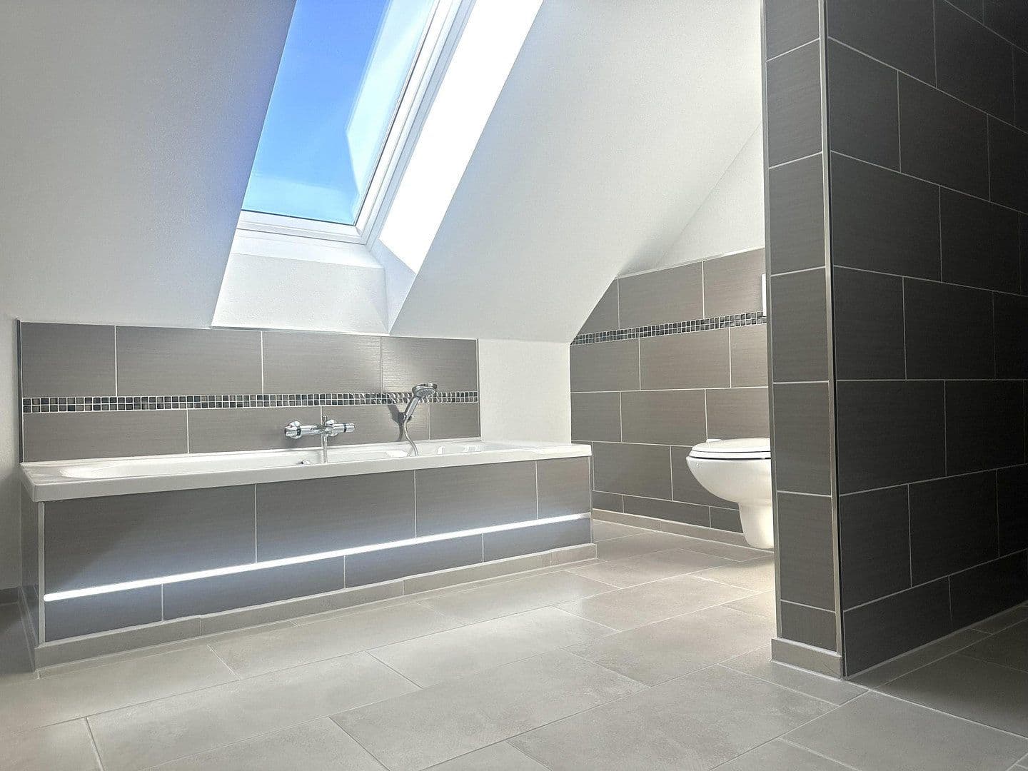 Prodej domu 125 m², pozemek 330 m², Bleckede, Dolní Sasko Prodej domu 125 m², pozemek 330 m², Bleckede, Dolní Sasko