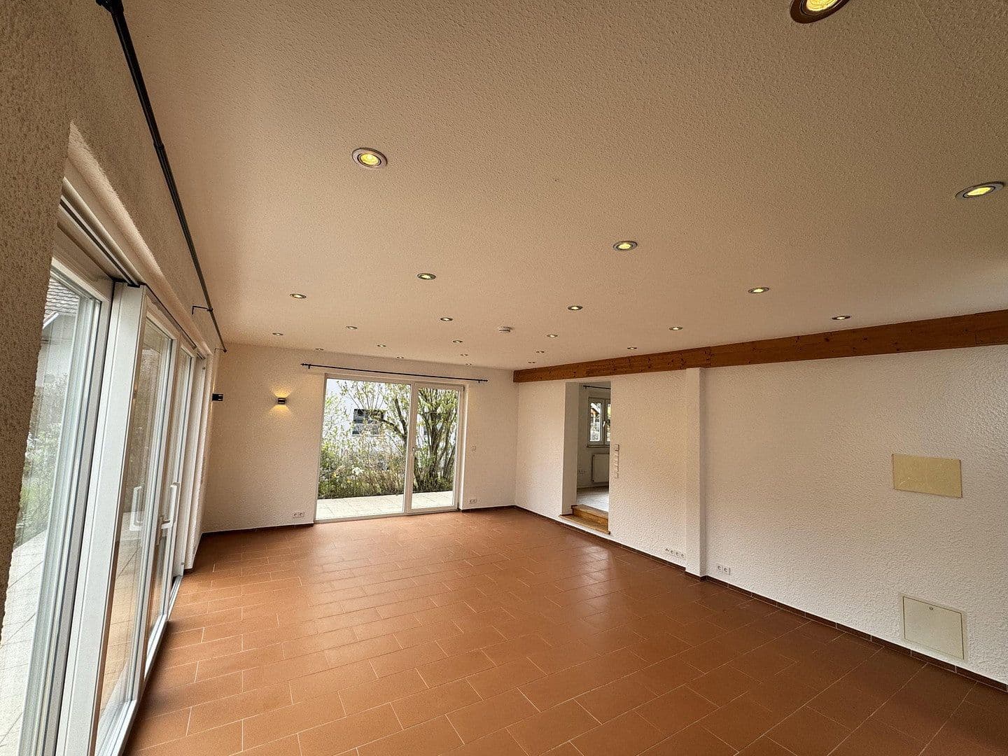 Pronájem bytu 4+1 95 m², Hessigheim, Bádensko-Württembersko Pronájem bytu 4+1 95 m², Hessigheim, Bádensko-Württembersko