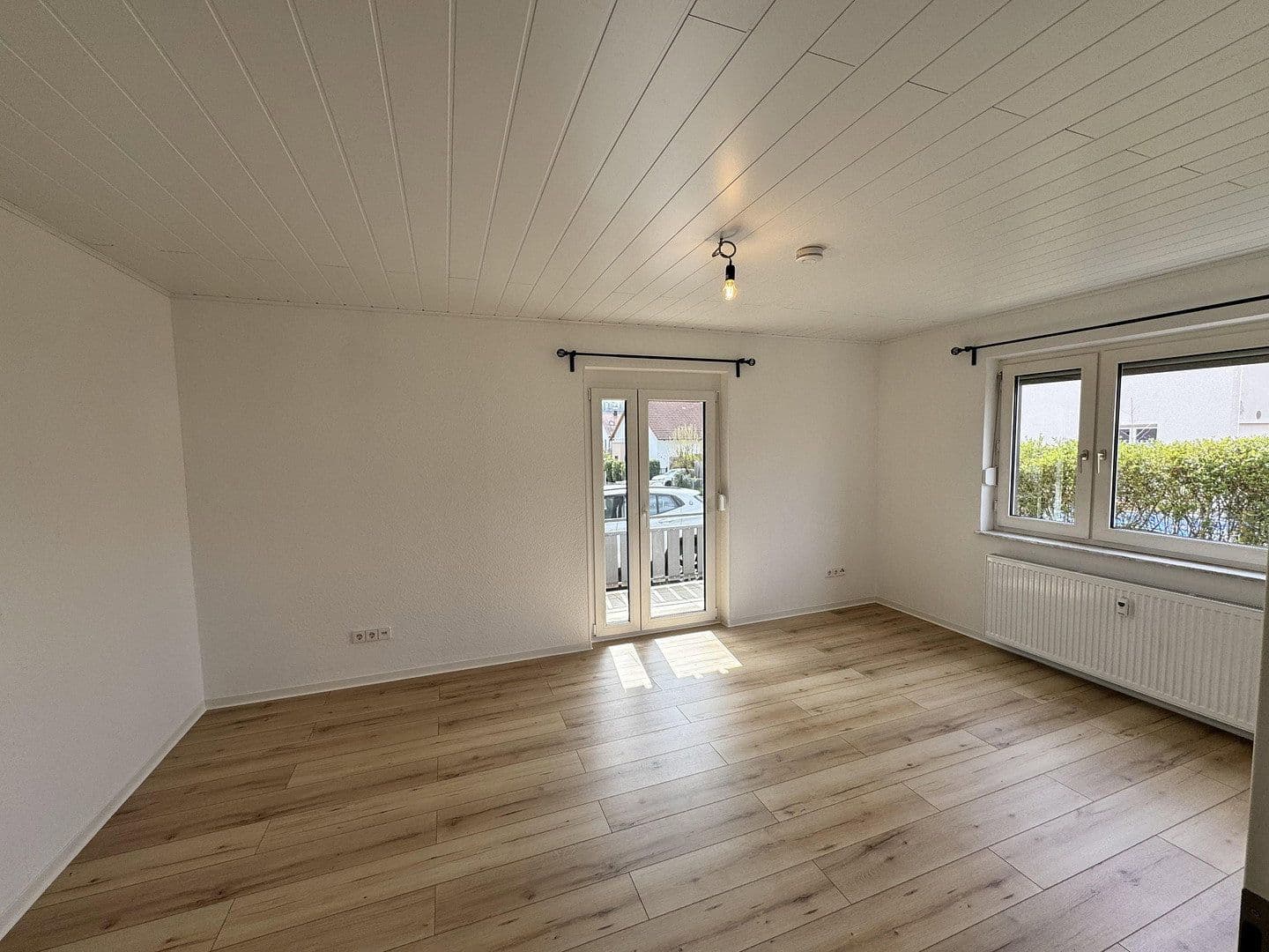 Pronájem bytu 4+1 95 m², Hessigheim, Bádensko-Württembersko Pronájem bytu 4+1 95 m², Hessigheim, Bádensko-Württembersko