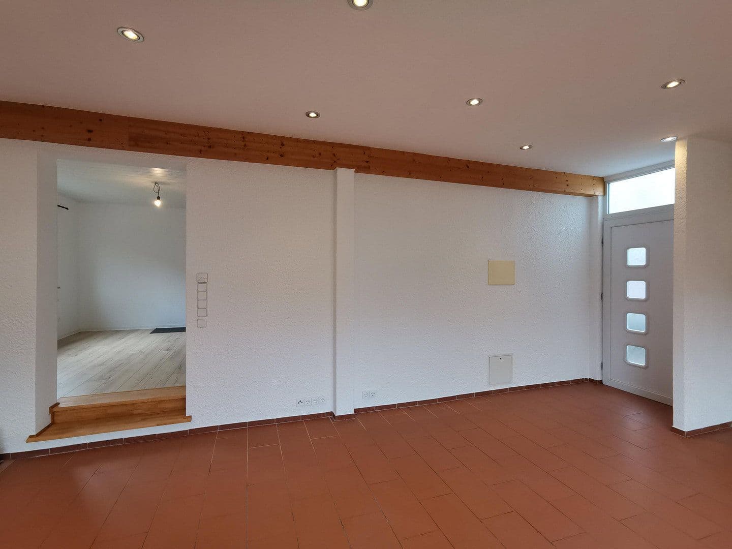 Pronájem bytu 4+1 95 m², Hessigheim, Bádensko-Württembersko Pronájem bytu 4+1 95 m², Hessigheim, Bádensko-Württembersko