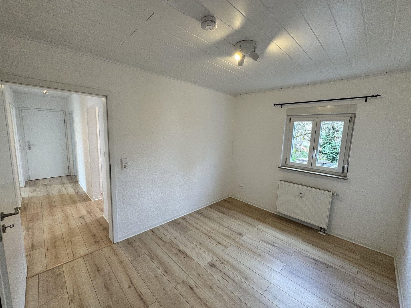 Pronájem bytu 4+1 95 m², Hessigheim, Bádensko-Württembersko Pronájem bytu 4+1 95 m², Hessigheim, Bádensko-Württembersko