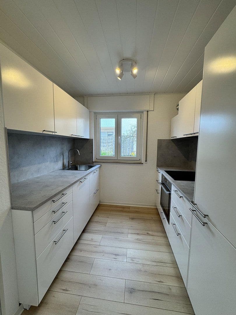 Pronájem bytu 4+1 95 m², Hessigheim, Bádensko-Württembersko Pronájem bytu 4+1 95 m², Hessigheim, Bádensko-Württembersko