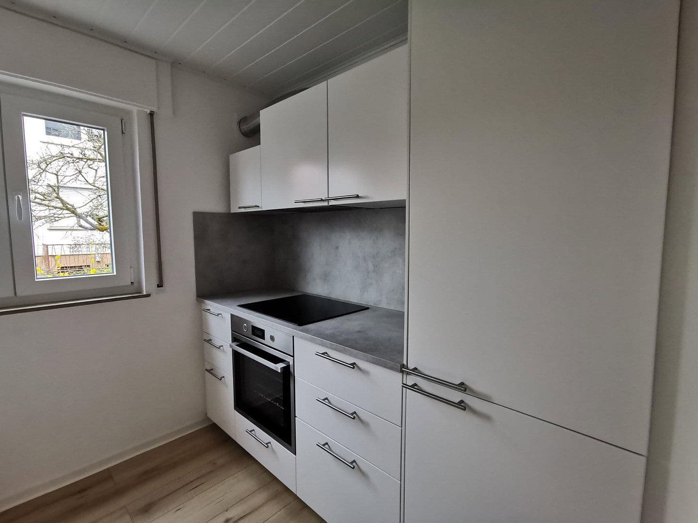 Pronájem bytu 4+1 95 m², Hessigheim, Bádensko-Württembersko Pronájem bytu 4+1 95 m², Hessigheim, Bádensko-Württembersko