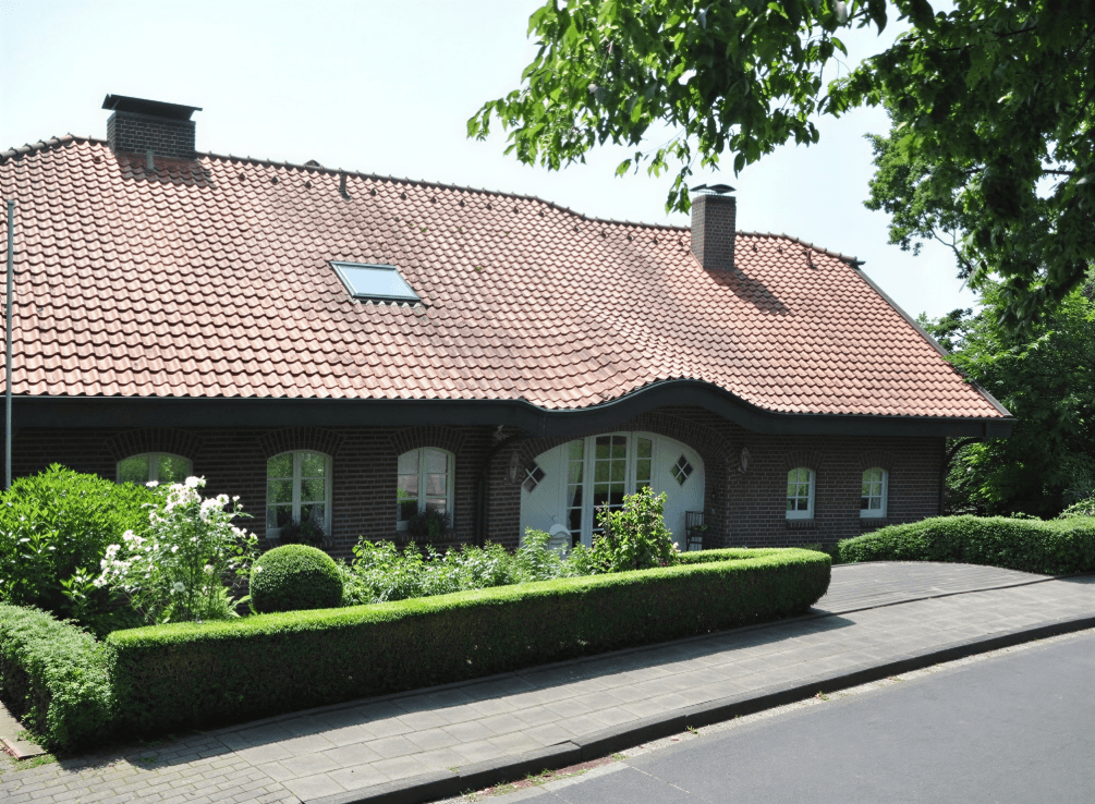 Prodej domu 378 m², pozemek 2.174 m², Nettetal, Severní Porýní-Vestfálsko Prodej domu 378 m², pozemek 2.174 m², Nettetal, Severní Porýní-Vestfálsko