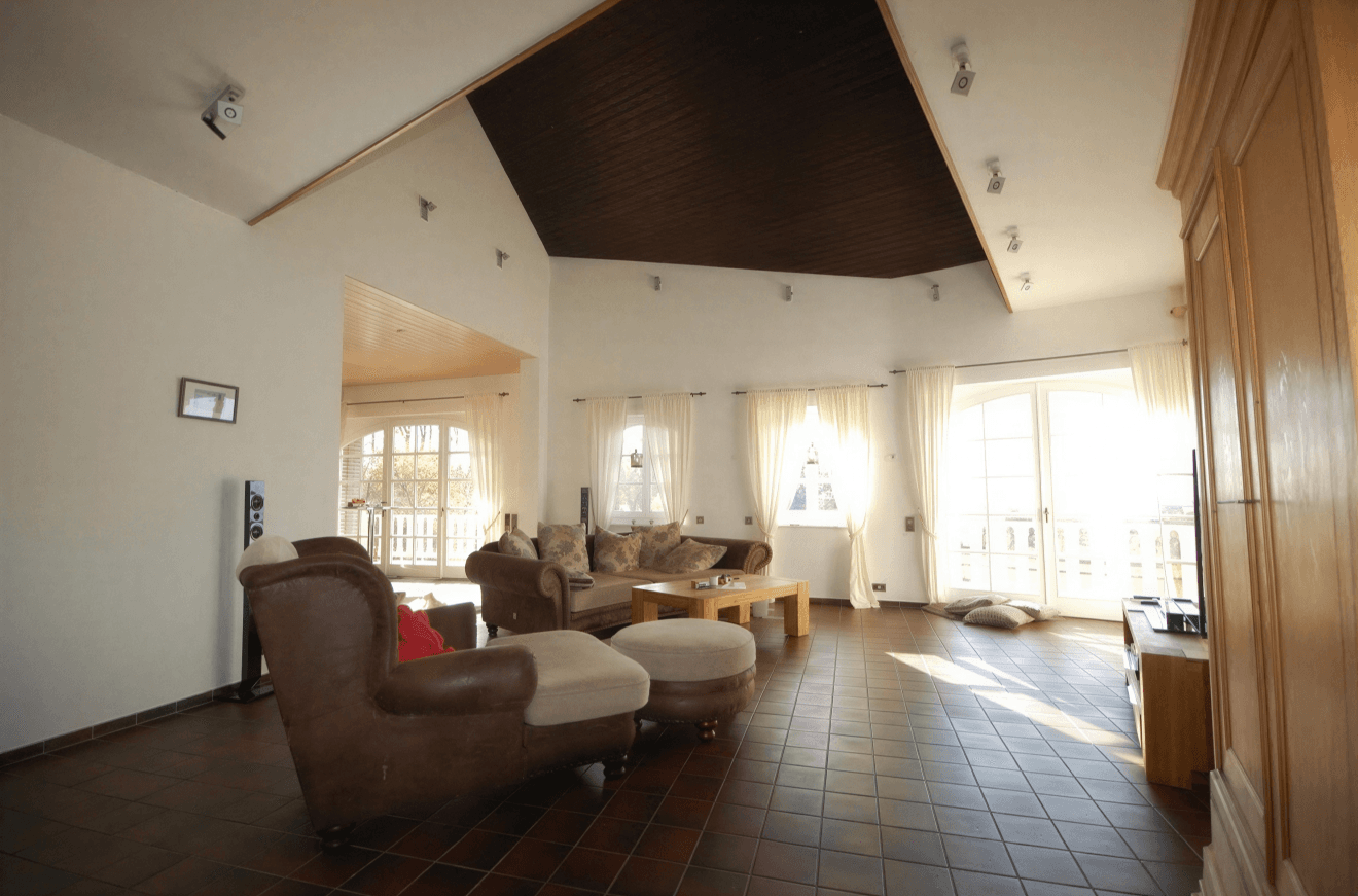 Prodej domu 378 m², pozemek 2.174 m², Nettetal, Severní Porýní-Vestfálsko Prodej domu 378 m², pozemek 2.174 m², Nettetal, Severní Porýní-Vestfálsko