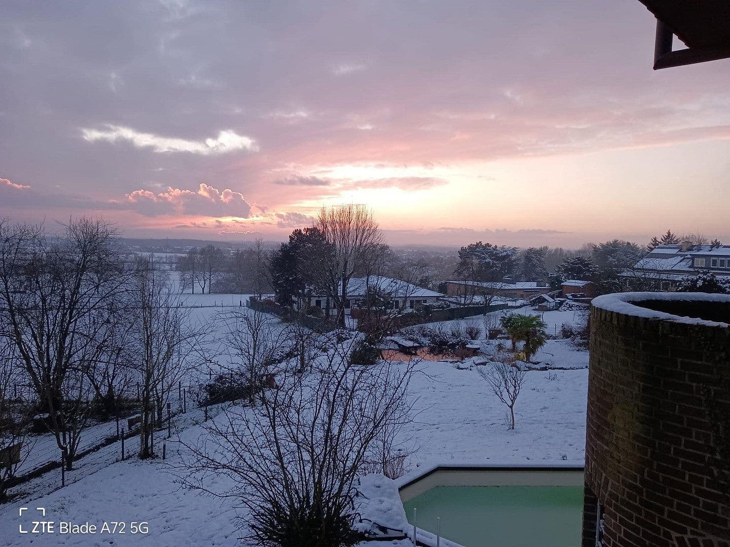 Prodej domu 378 m², pozemek 2.174 m², Nettetal, Severní Porýní-Vestfálsko Prodej domu 378 m², pozemek 2.174 m², Nettetal, Severní Porýní-Vestfálsko