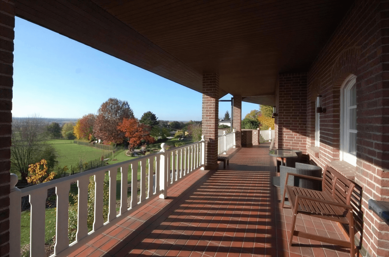 Prodej domu 378 m², pozemek 2.174 m², Nettetal, Severní Porýní-Vestfálsko Prodej domu 378 m², pozemek 2.174 m², Nettetal, Severní Porýní-Vestfálsko