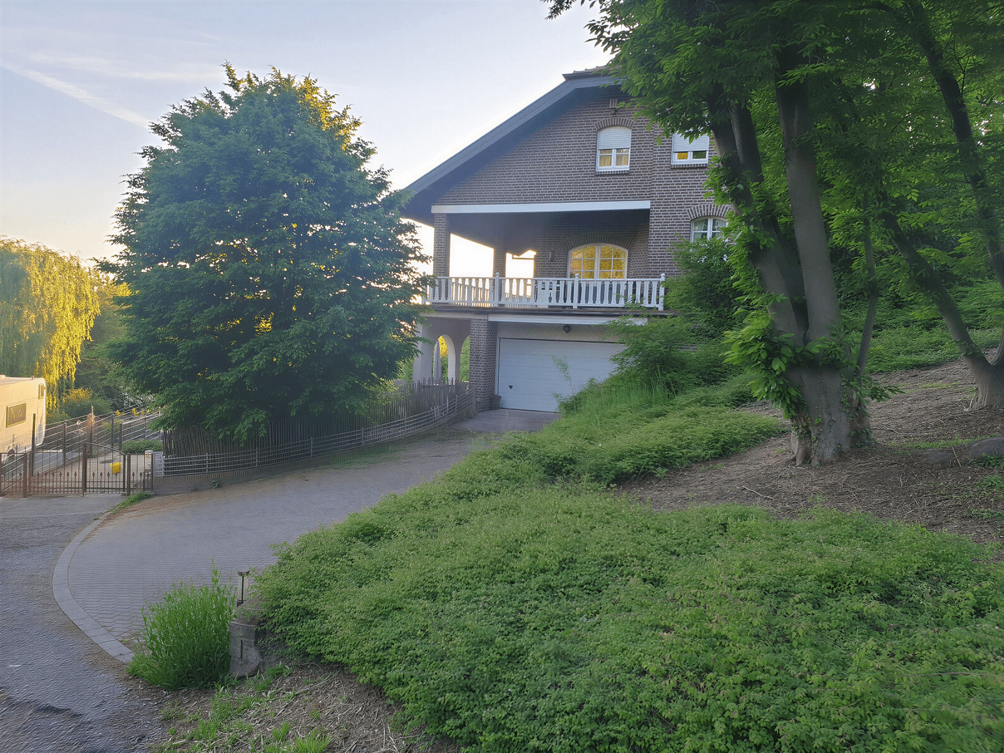 Prodej domu 378 m², pozemek 2.174 m², Nettetal, Severní Porýní-Vestfálsko Prodej domu 378 m², pozemek 2.174 m², Nettetal, Severní Porýní-Vestfálsko