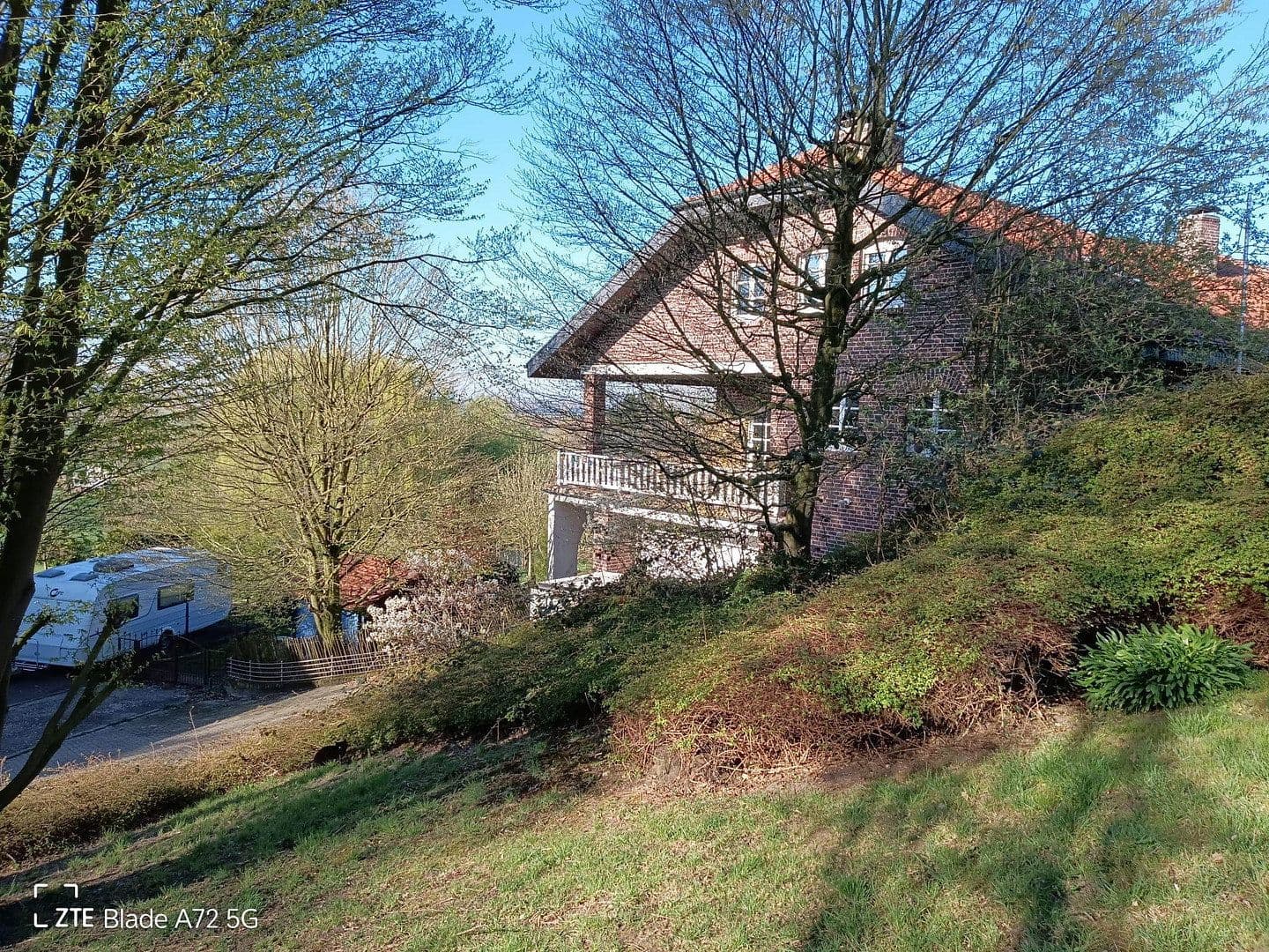 Prodej domu 378 m², pozemek 2.174 m², Nettetal, Severní Porýní-Vestfálsko Prodej domu 378 m², pozemek 2.174 m², Nettetal, Severní Porýní-Vestfálsko