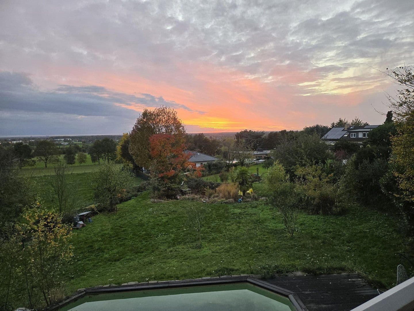 Prodej domu 378 m², pozemek 2.174 m², Nettetal, Severní Porýní-Vestfálsko Prodej domu 378 m², pozemek 2.174 m², Nettetal, Severní Porýní-Vestfálsko