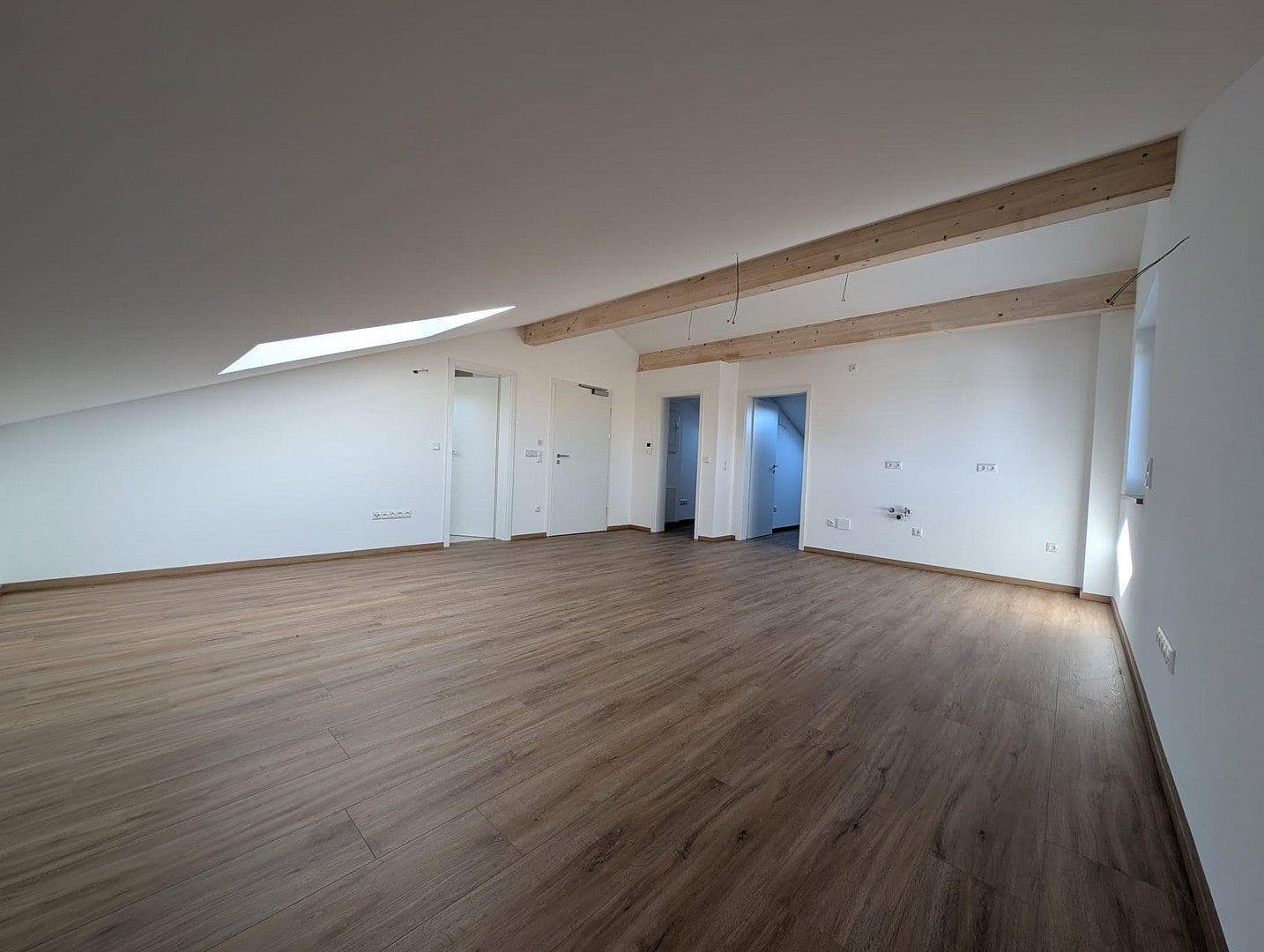 Pronájem bytu 2+1 43 m², Essenbach, Bavorsko Pronájem bytu 2+1 43 m², Essenbach, Bavorsko