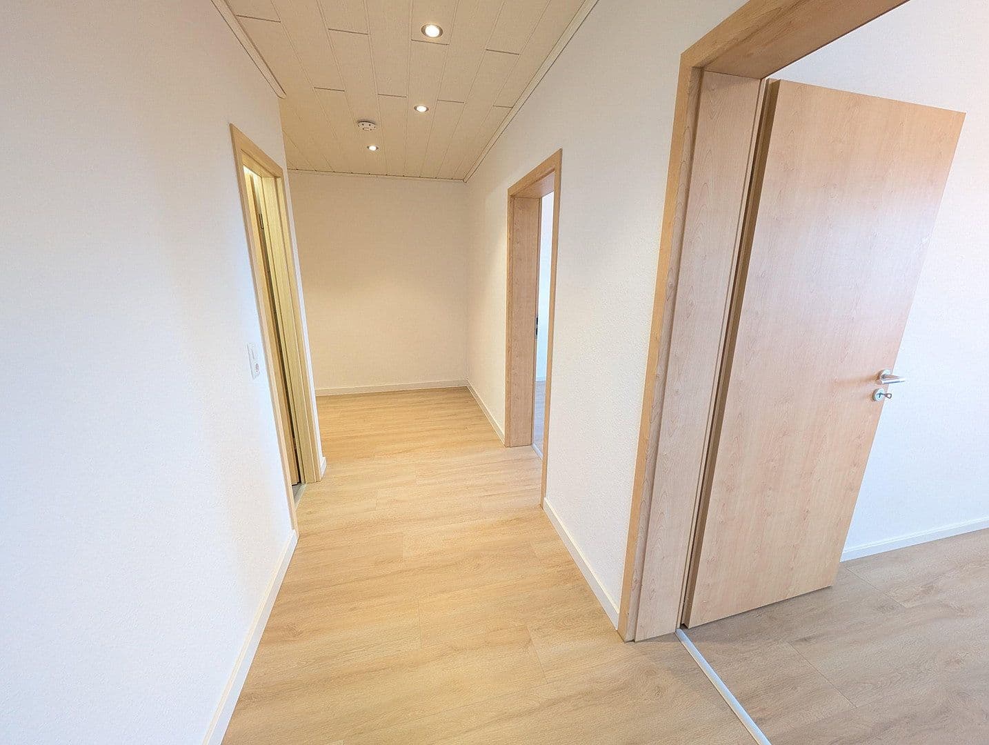 Pronájem bytu 3+kk 90 m², Neuhofen, Porýní-Falc Pronájem bytu 3+kk 90 m², Neuhofen, Porýní-Falc