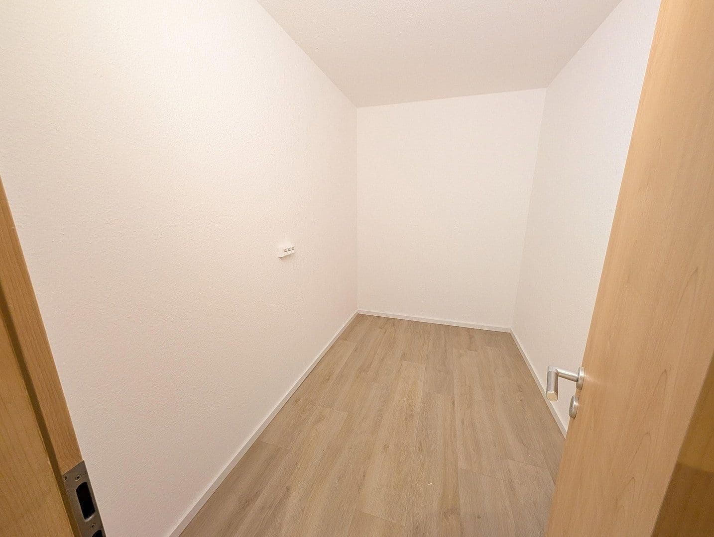 Pronájem bytu 3+kk 90 m², Neuhofen, Porýní-Falc Pronájem bytu 3+kk 90 m², Neuhofen, Porýní-Falc