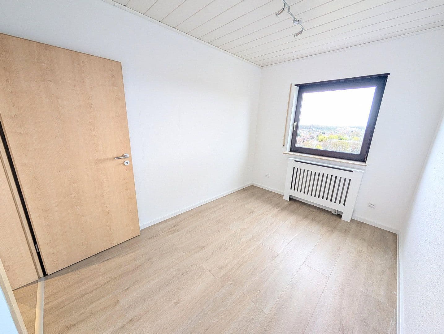 Pronájem bytu 3+kk 90 m², Neuhofen, Porýní-Falc Pronájem bytu 3+kk 90 m², Neuhofen, Porýní-Falc
