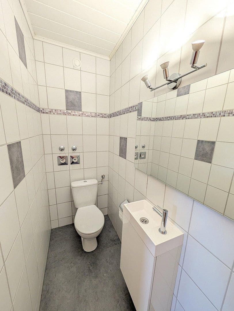 Pronájem bytu 3+kk 90 m², Neuhofen, Porýní-Falc Pronájem bytu 3+kk 90 m², Neuhofen, Porýní-Falc