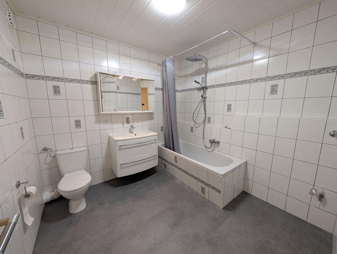 Pronájem bytu 3+kk 90 m², Neuhofen, Porýní-Falc Pronájem bytu 3+kk 90 m², Neuhofen, Porýní-Falc