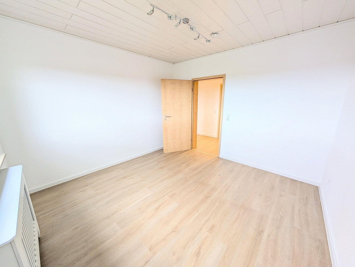 Pronájem bytu 3+kk 90 m², Neuhofen, Porýní-Falc Pronájem bytu 3+kk 90 m², Neuhofen, Porýní-Falc