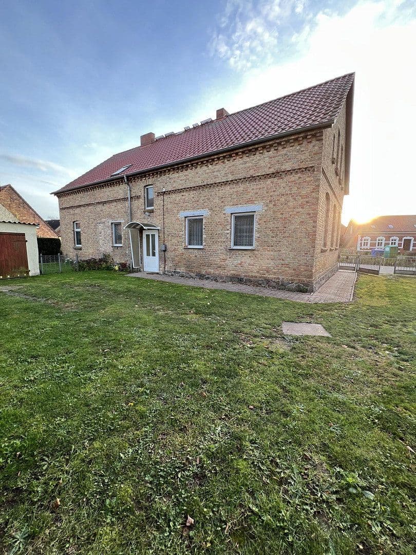 Prodej domu 156 m², pozemek 999 m², Medow, Mecklenburg-Vorpommern Prodej domu 156 m², pozemek 999 m², Medow, Mecklenburg-Vorpommern