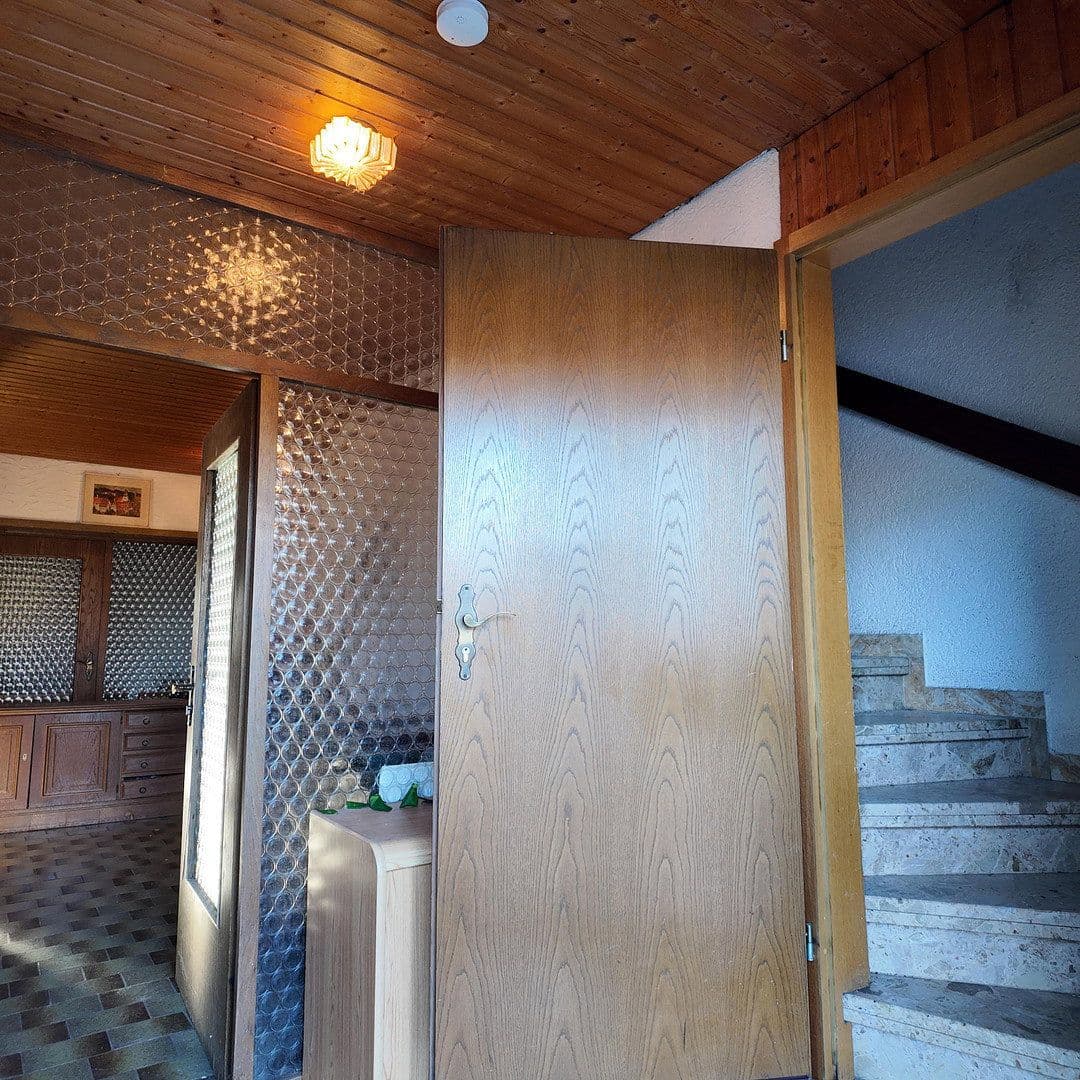 Prodej domu 225 m², pozemek 572 m², Maulbronn, Bádensko-Württembersko Prodej domu 225 m², pozemek 572 m², Maulbronn, Bádensko-Württembersko