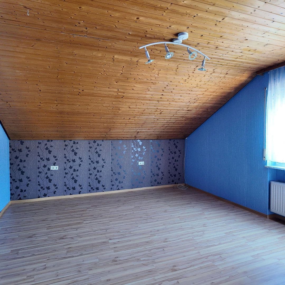 Prodej domu 225 m², pozemek 572 m², Maulbronn, Bádensko-Württembersko Prodej domu 225 m², pozemek 572 m², Maulbronn, Bádensko-Württembersko