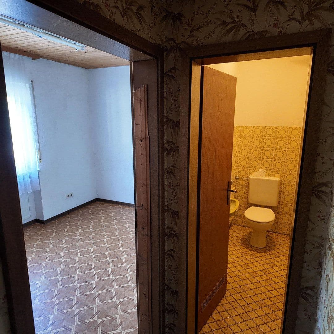 Prodej domu 225 m², pozemek 572 m², Maulbronn, Bádensko-Württembersko Prodej domu 225 m², pozemek 572 m², Maulbronn, Bádensko-Württembersko