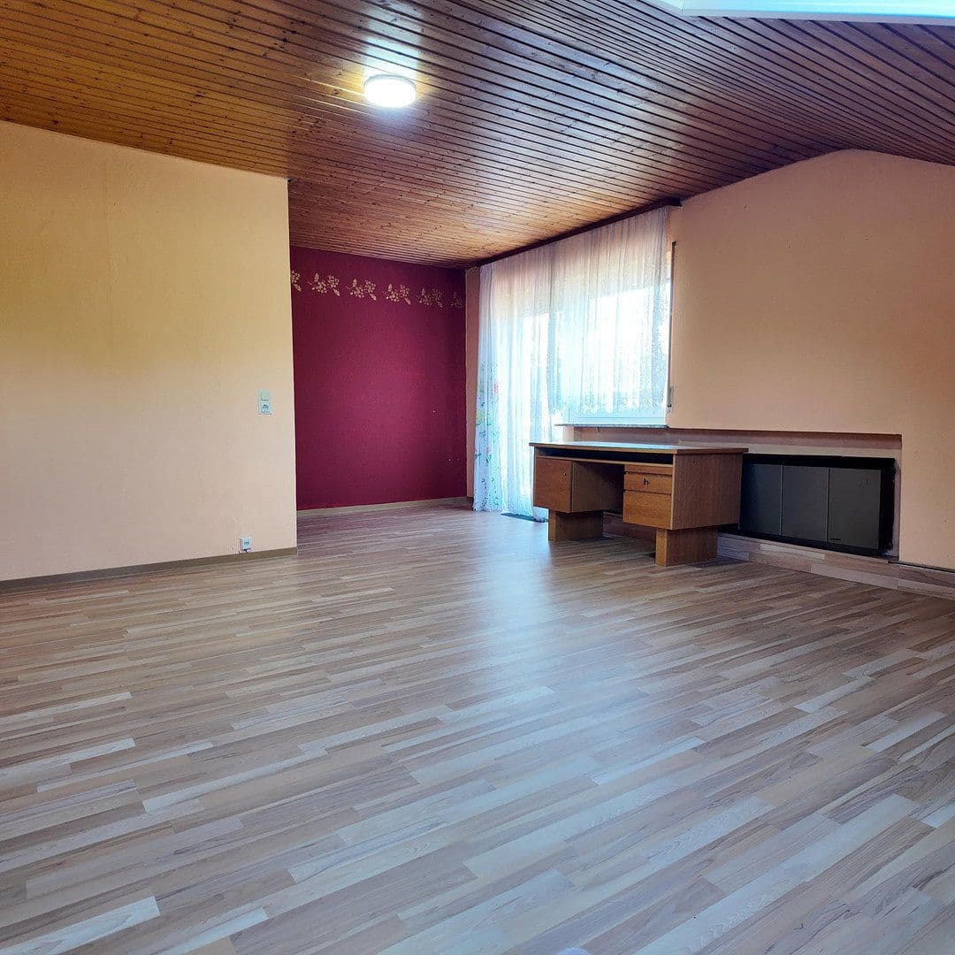Prodej domu 225 m², pozemek 572 m², Maulbronn, Bádensko-Württembersko Prodej domu 225 m², pozemek 572 m², Maulbronn, Bádensko-Württembersko
