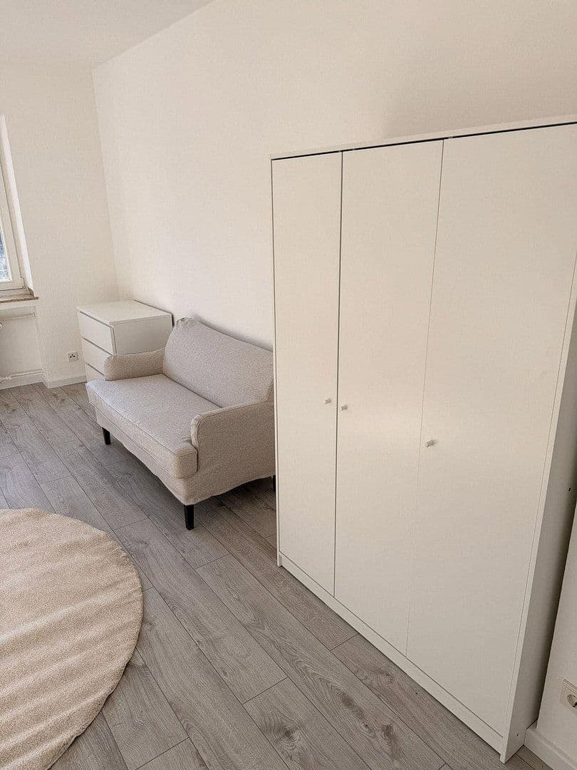 Pronájem bytu 1+1 37 m², Heinrichstr. 105, Düsseldorf, Severní Porýní-Vestfálsko Pronájem bytu 1+1 37 m², Heinrichstr. 105, Düsseldorf, Severní Porýní-Vestfálsko