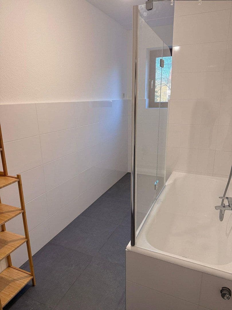 Pronájem bytu 1+1 37 m², Heinrichstr. 105, Düsseldorf, Severní Porýní-Vestfálsko Pronájem bytu 1+1 37 m², Heinrichstr. 105, Düsseldorf, Severní Porýní-Vestfálsko