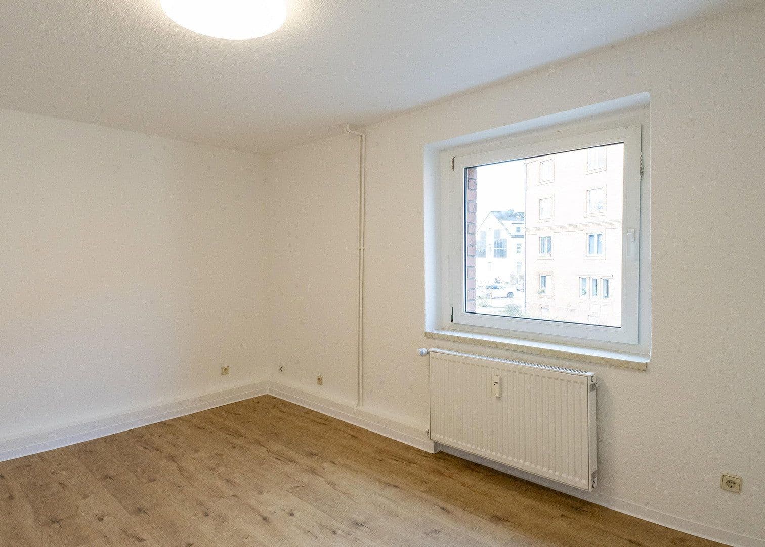 Prodej bytu 4+1 77 m², Paradieswiese 9, Neubrandenburg, Mecklenburg-Vorpommern Prodej bytu 4+1 77 m², Paradieswiese 9, Neubrandenburg, Mecklenburg-Vorpommern