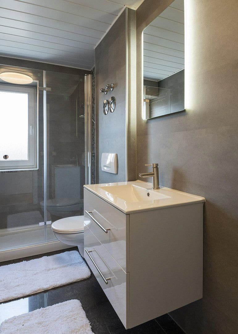 Prodej bytu 4+1 77 m², Paradieswiese 9, Neubrandenburg, Mecklenburg-Vorpommern Prodej bytu 4+1 77 m², Paradieswiese 9, Neubrandenburg, Mecklenburg-Vorpommern