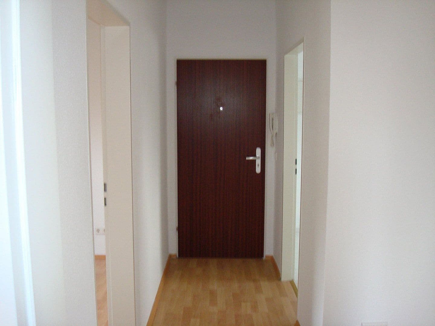 Pronájem bytu 3+1 60 m², Ulanenstr. 22, Düsseldorf, Severní Porýní-Vestfálsko Pronájem bytu 3+1 60 m², Ulanenstr. 22, Düsseldorf, Severní Porýní-Vestfálsko