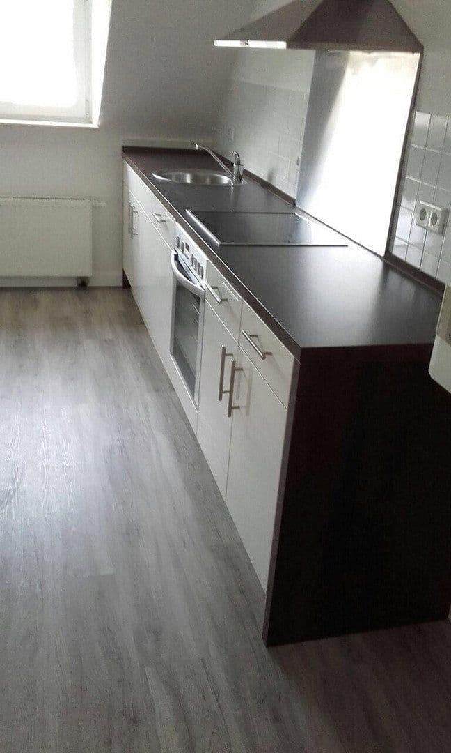 Pronájem bytu 3+1 60 m², Ulanenstr. 22, Düsseldorf, Severní Porýní-Vestfálsko Pronájem bytu 3+1 60 m², Ulanenstr. 22, Düsseldorf, Severní Porýní-Vestfálsko