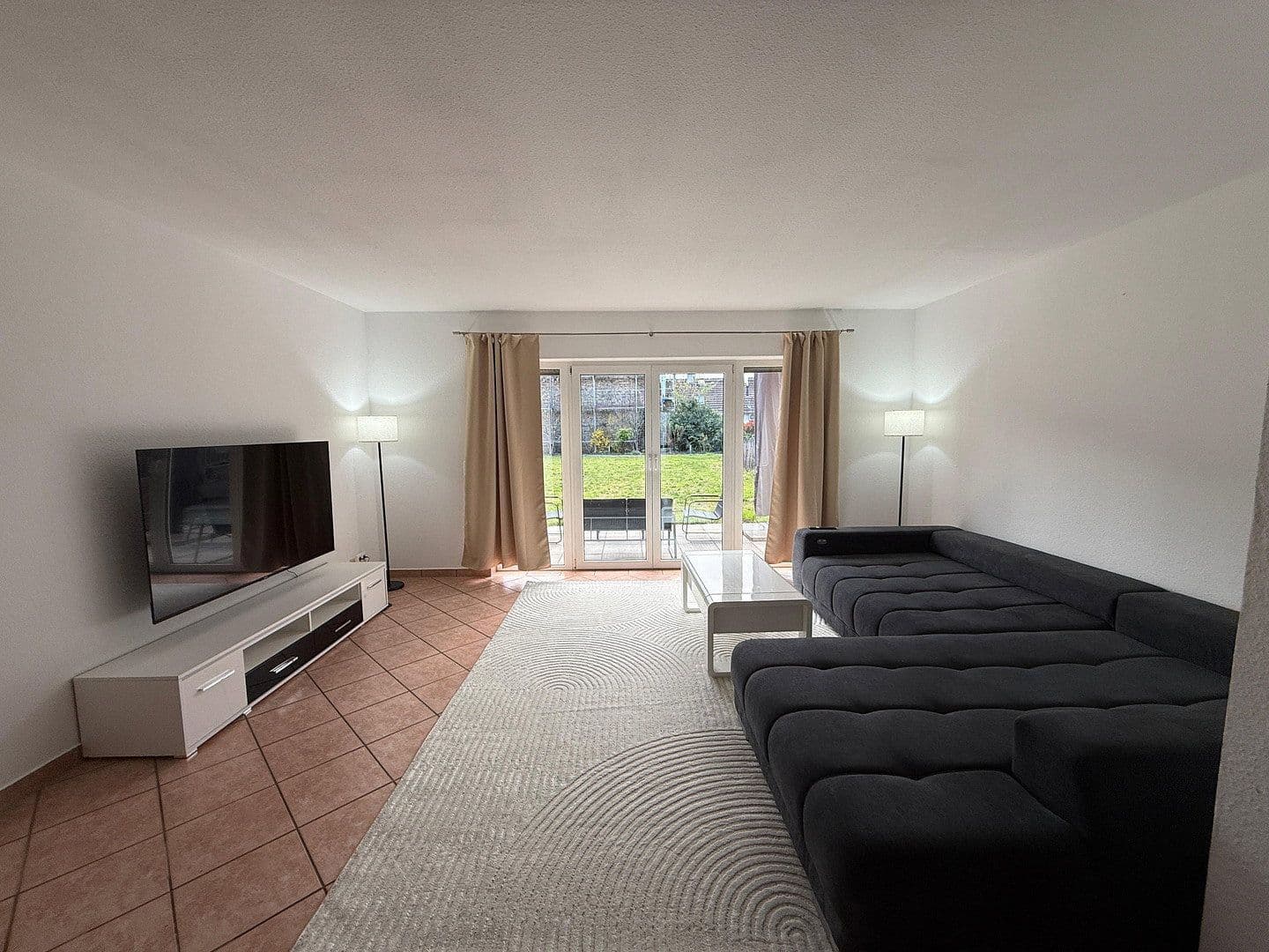 Pronájem bytu 5+1 155 m², Saarstr, Wiesbaden, Hessen Pronájem bytu 5+1 155 m², Saarstr, Wiesbaden, Hessen