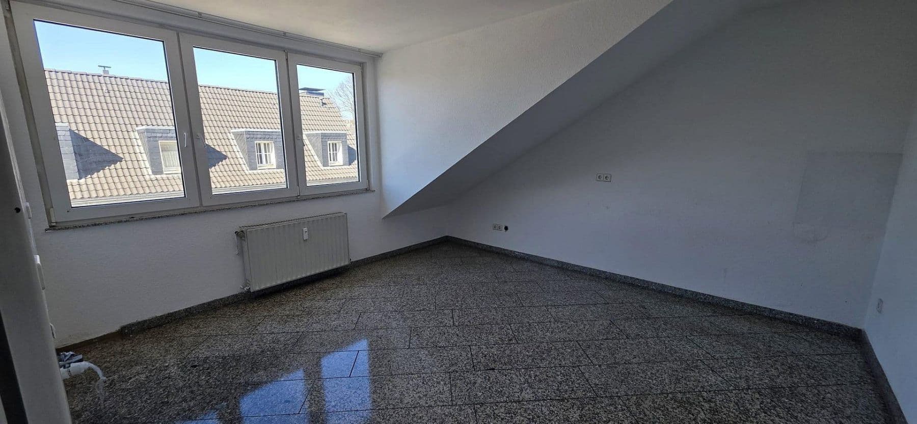 Pronájem bytu 2+kk 80 m², Wuppertal, Severní Porýní-Vestfálsko Pronájem bytu 2+kk 80 m², Wuppertal, Severní Porýní-Vestfálsko