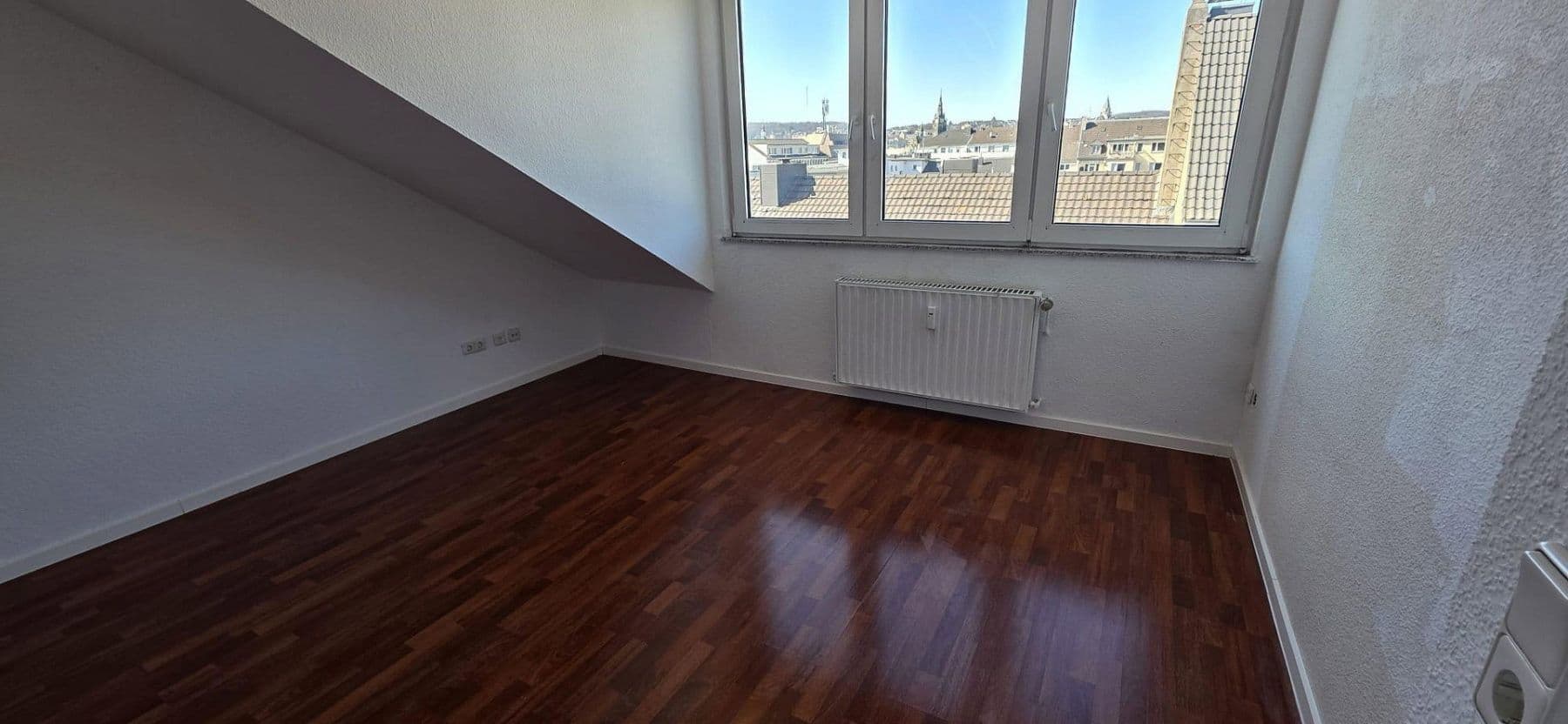 Pronájem bytu 2+kk 80 m², Wuppertal, Severní Porýní-Vestfálsko Pronájem bytu 2+kk 80 m², Wuppertal, Severní Porýní-Vestfálsko
