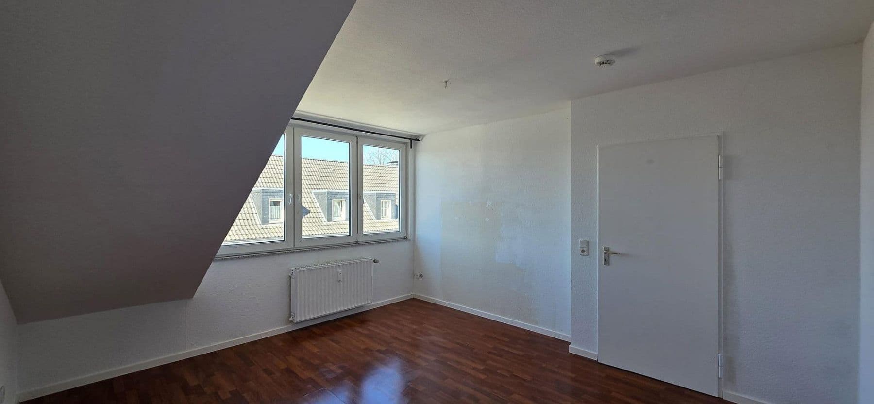 Pronájem bytu 2+kk 80 m², Wuppertal, Severní Porýní-Vestfálsko Pronájem bytu 2+kk 80 m², Wuppertal, Severní Porýní-Vestfálsko