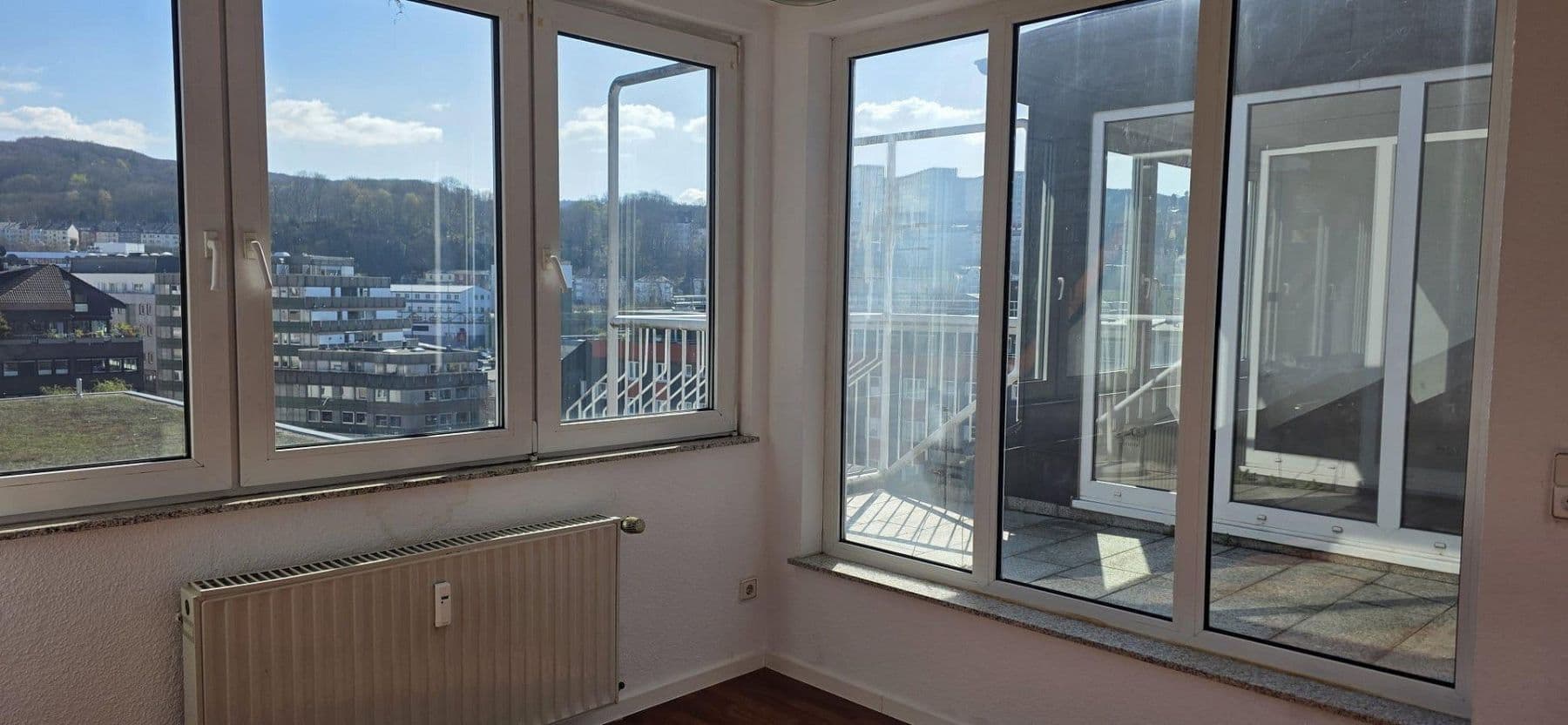 Pronájem bytu 2+kk 80 m², Wuppertal, Severní Porýní-Vestfálsko Pronájem bytu 2+kk 80 m², Wuppertal, Severní Porýní-Vestfálsko