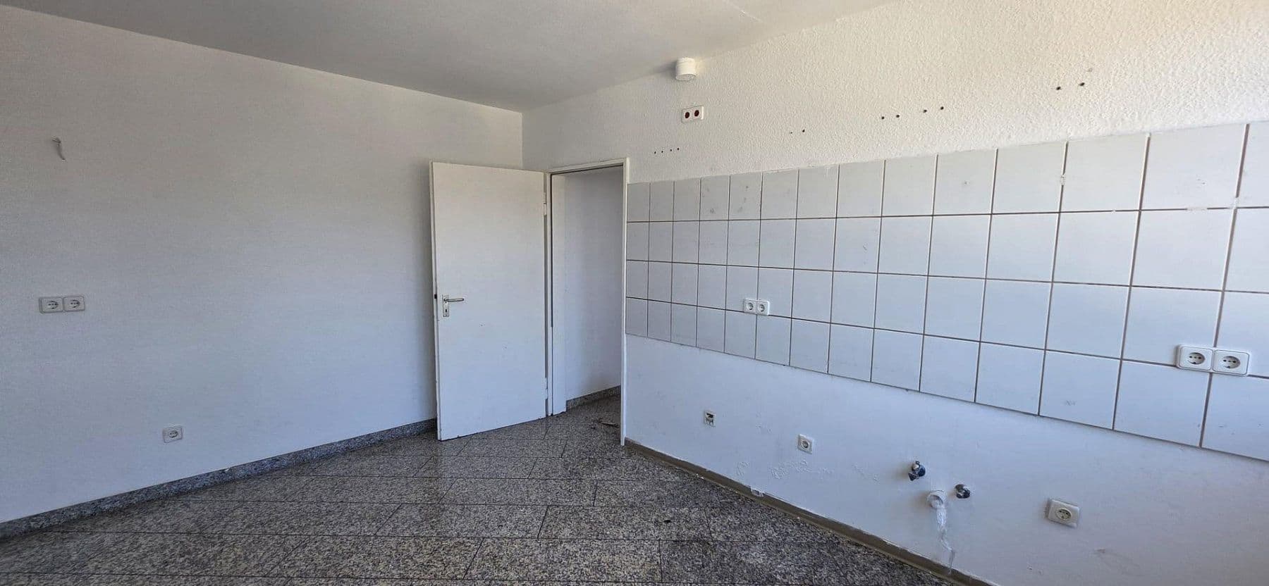 Pronájem bytu 2+kk 80 m², Wuppertal, Severní Porýní-Vestfálsko Pronájem bytu 2+kk 80 m², Wuppertal, Severní Porýní-Vestfálsko