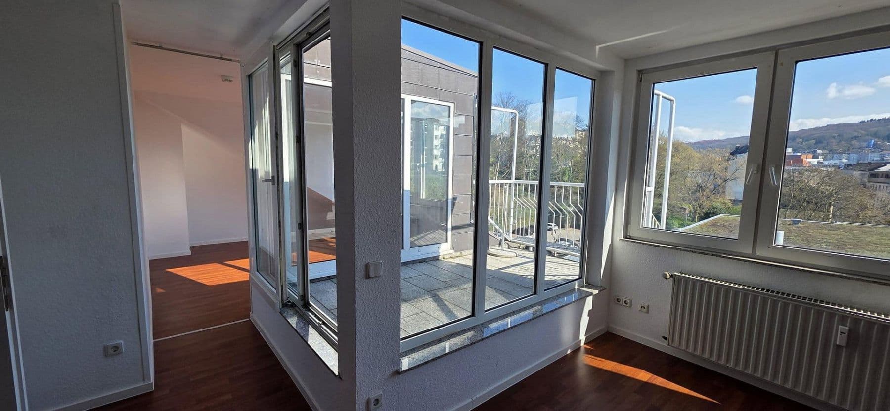 Pronájem bytu 2+kk 80 m², Wuppertal, Severní Porýní-Vestfálsko Pronájem bytu 2+kk 80 m², Wuppertal, Severní Porýní-Vestfálsko