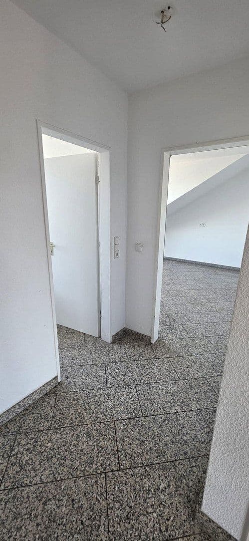 Pronájem bytu 2+kk 80 m², Wuppertal, Severní Porýní-Vestfálsko Pronájem bytu 2+kk 80 m², Wuppertal, Severní Porýní-Vestfálsko