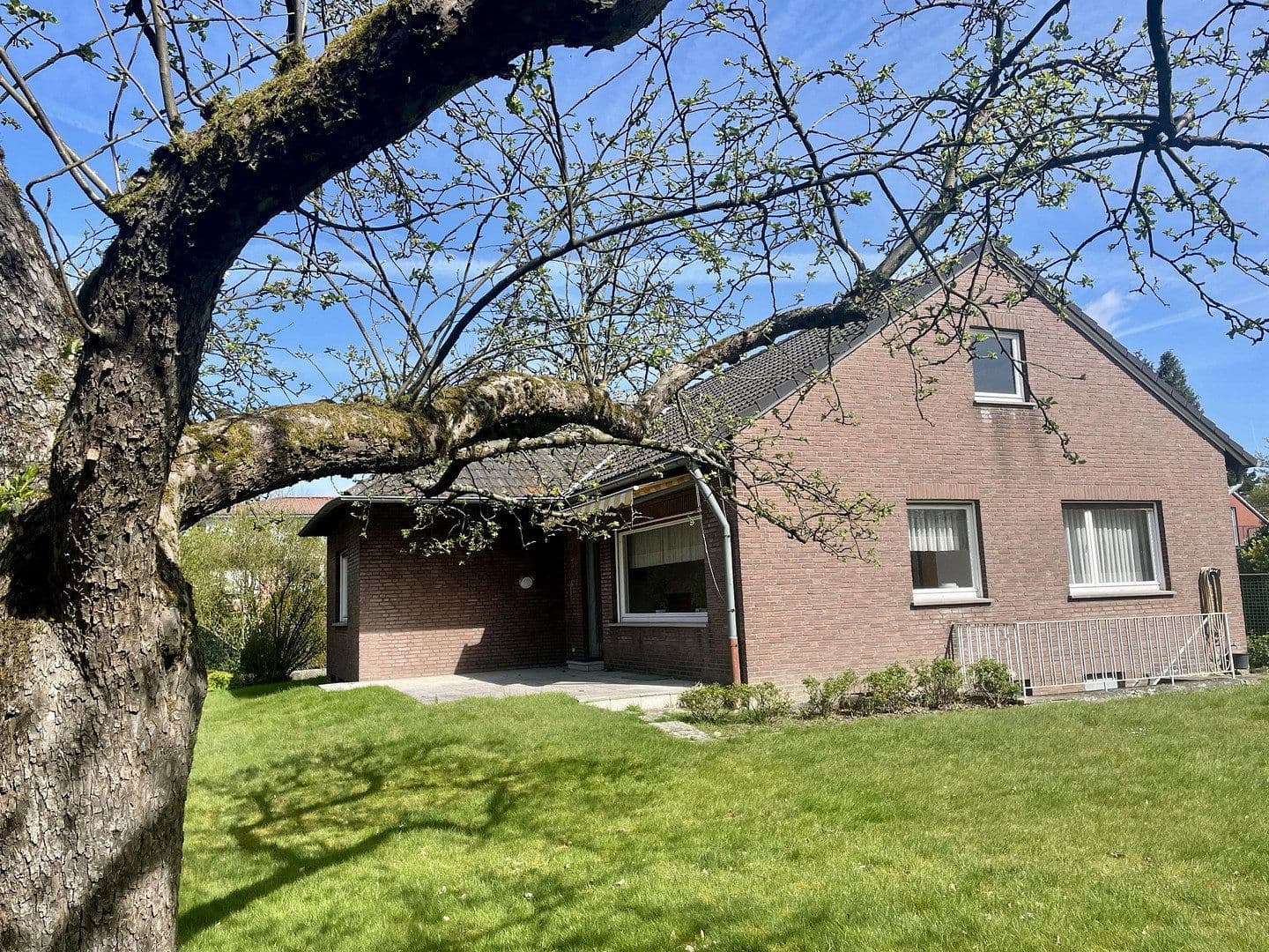 Prodej domu 106 m², pozemek 880 m², Münster, Severní Porýní-Vestfálsko Prodej domu 106 m², pozemek 880 m², Münster, Severní Porýní-Vestfálsko