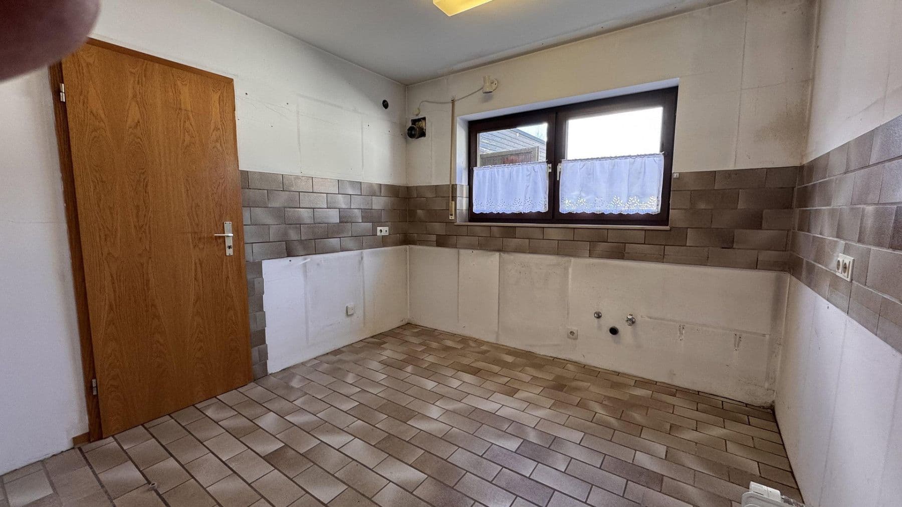 Prodej domu 167 m², pozemek 832 m², Ellwangen (Jagst), Bádensko-Württembersko Prodej domu 167 m², pozemek 832 m², Ellwangen (Jagst), Bádensko-Württembersko