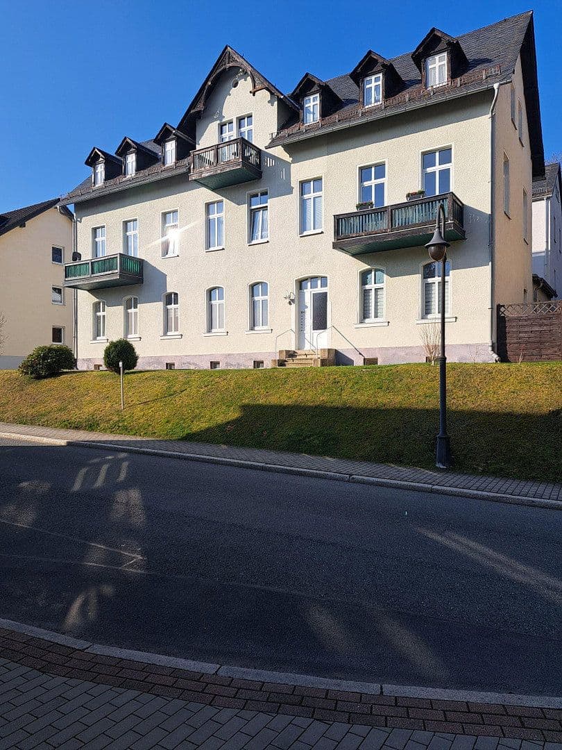 Prodej bytu 3+1 76 m², Roßbacher Str. 11, Bad Elster, Sasko Prodej bytu 3+1 76 m², Roßbacher Str. 11, Bad Elster, Sasko