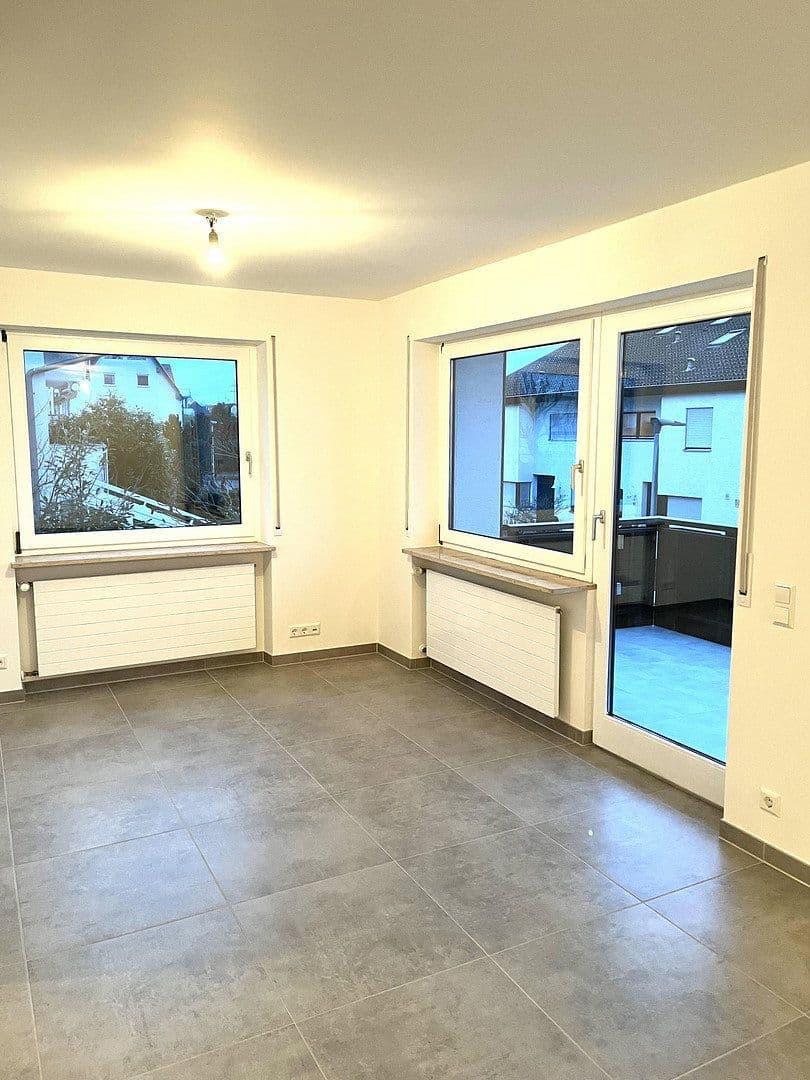 Pronájem bytu 3+kk 94 m², Kirchheim unter Teck, Bádensko-Württembersko Pronájem bytu 3+kk 94 m², Kirchheim unter Teck, Bádensko-Württembersko