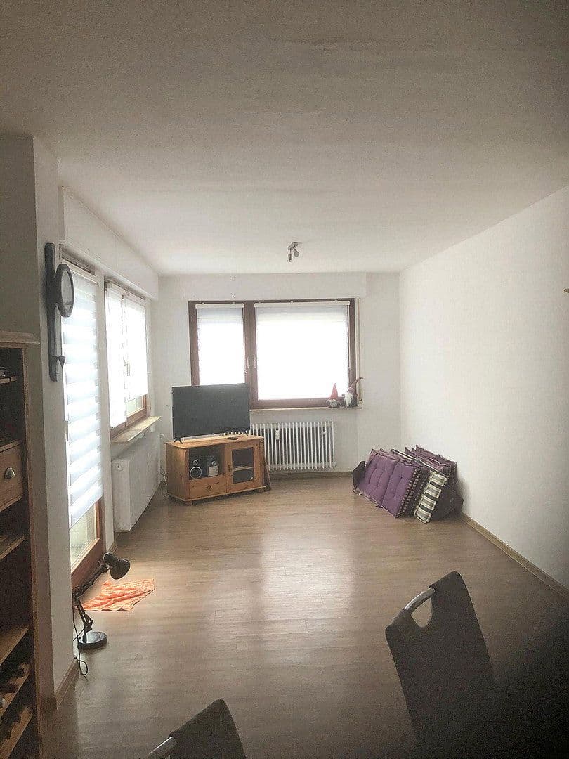 Pronájem bytu 3+1 97 m², Kübelmarkt 28, Bruchsal, Bádensko-Württembersko Pronájem bytu 3+1 97 m², Kübelmarkt 28, Bruchsal, Bádensko-Württembersko