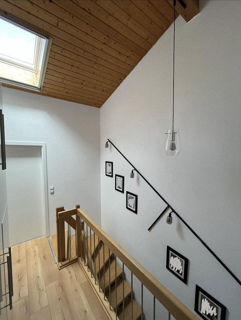 Prodej domu 120 m², pozemek 200 m², Kirchzarten, Bádensko-Württembersko Prodej domu 120 m², pozemek 200 m², Kirchzarten, Bádensko-Württembersko