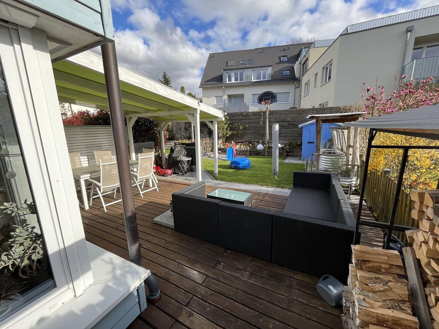 Prodej domu 120 m², pozemek 200 m², Kirchzarten, Bádensko-Württembersko Prodej domu 120 m², pozemek 200 m², Kirchzarten, Bádensko-Württembersko