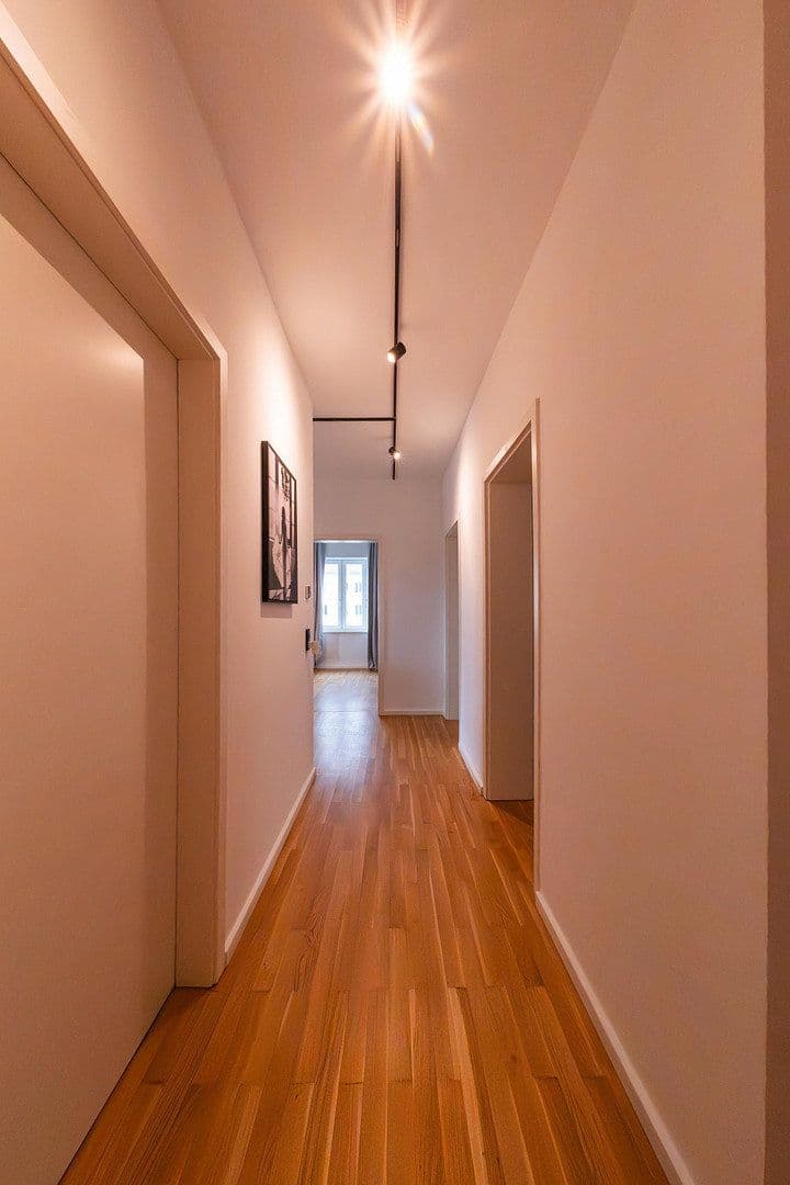 Prodej bytu 3+1 88 m², Sterndamm 66, Berlin, Berlín Prodej bytu 3+1 88 m², Sterndamm 66, Berlin, Berlín